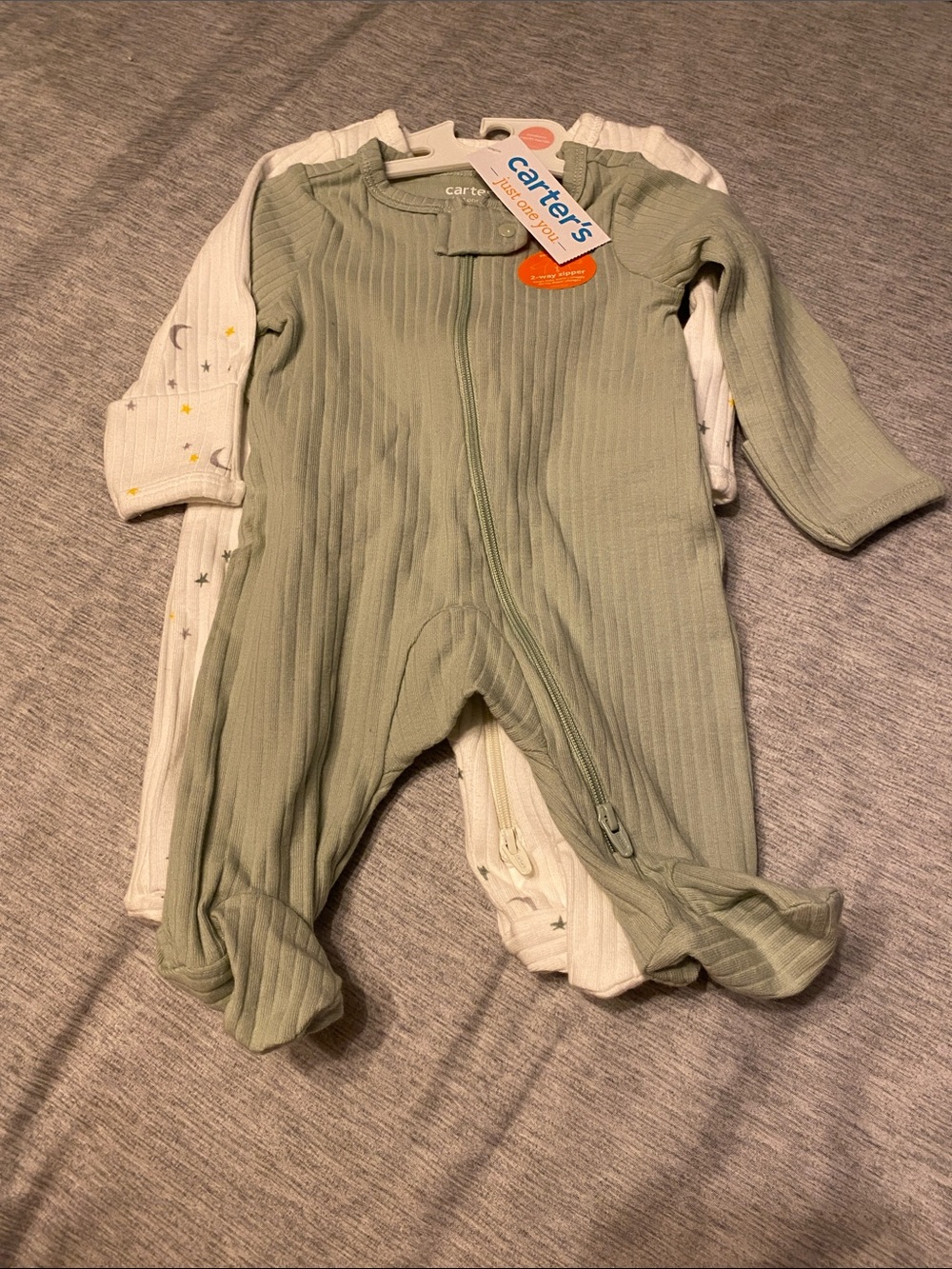 Carters 2 Piece Set Newborn Long Sleeve Onesies Green & Ivory NWT